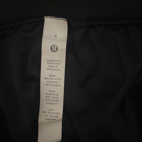 Lululemon Tracker low rise lined short 4” - Picture 4 of 4